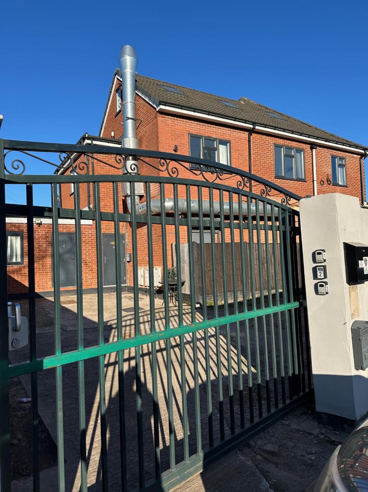 Modern & Cosy 2-Bed Apartment Near Nec, Airport & Jlr! Birmingham Luaran gambar